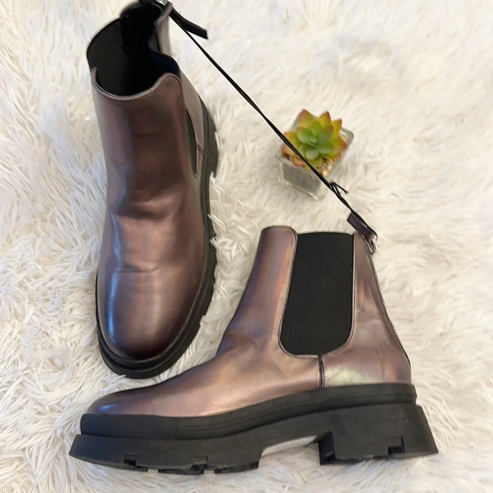 NEW Steve Madden Jteresta Metallic Ankle Boots Pewter girls size 4